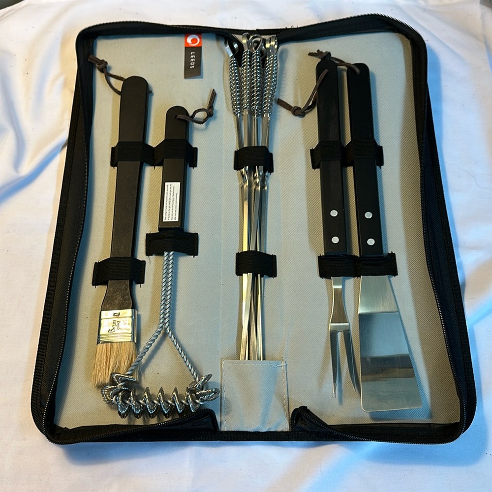 Leed’s big south grill kit 10 pieces